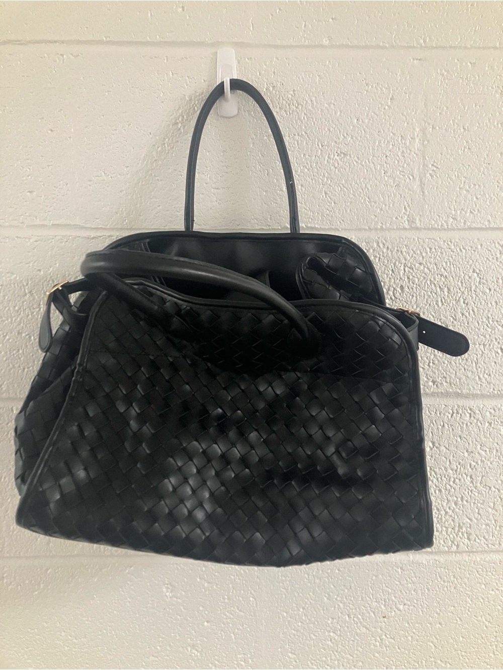 Black Woven Leather Tote - Elegant Everyday Carry - Picture 5 of 9